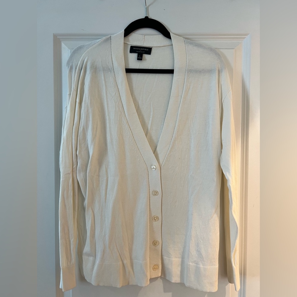 Banana Republic Cream Button-Front V-Neck Cardigan